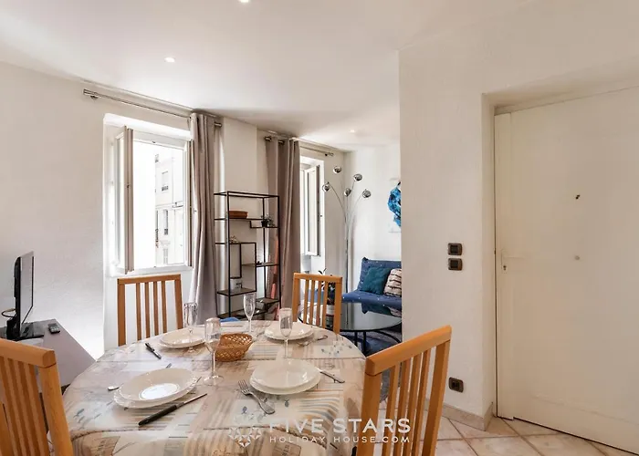 La Boheme Five Stars House *