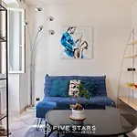 La Boheme Five Stars House *