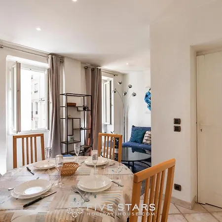 La Boheme Five Stars House *
